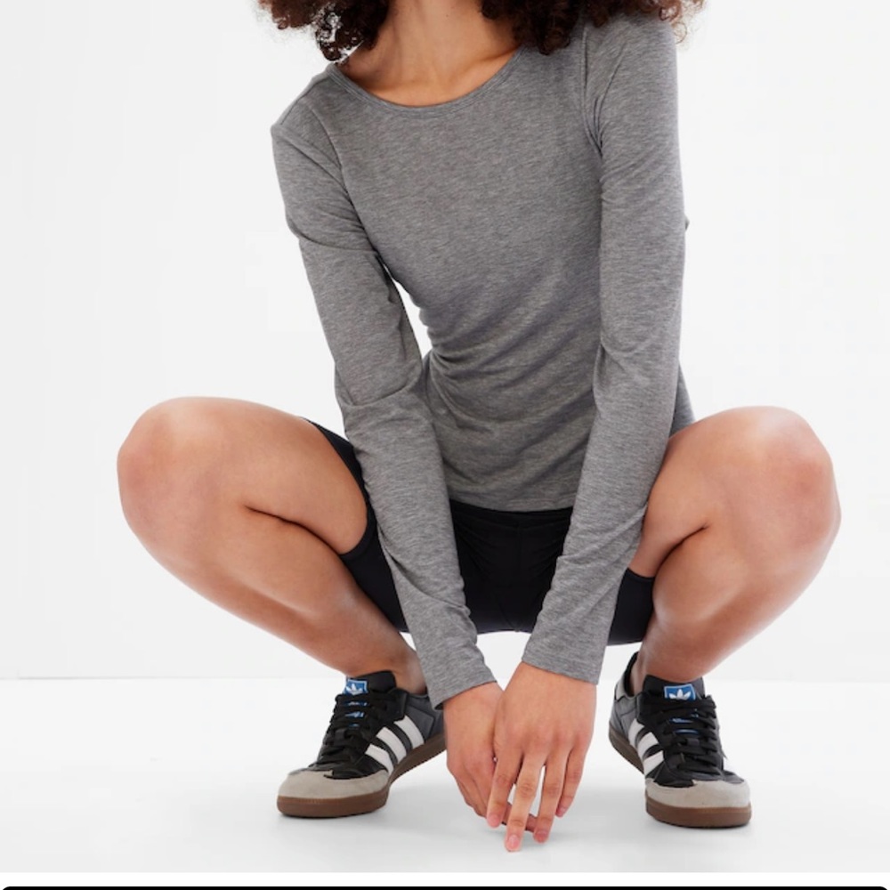 GapFit Breathe Open Back Twist T-Shirt NWT